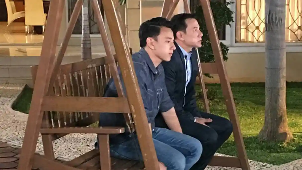 Wajahnya Mirip Banget, Billy Davidson Anaknya Ari Wibowo?