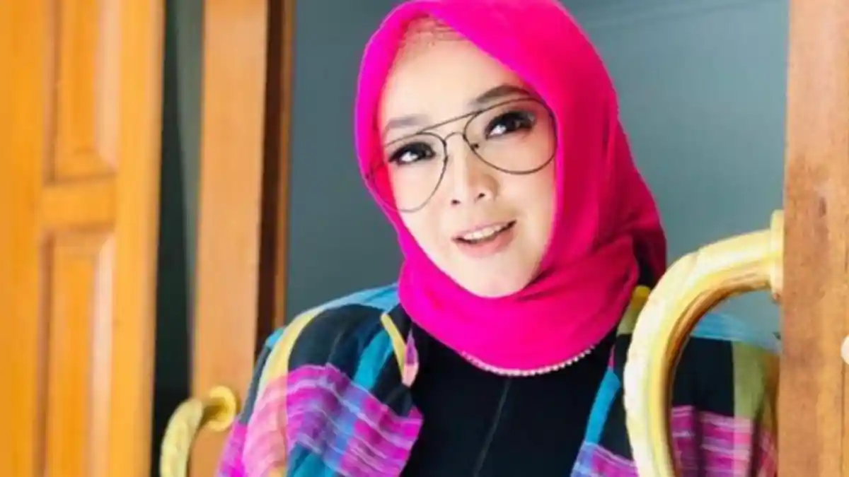 MOMEN Terakhir Teddy Syach Bersama Rina Gunawan, Hanya Bisa Video Call: Suster dan Dokter Ikut Bantu