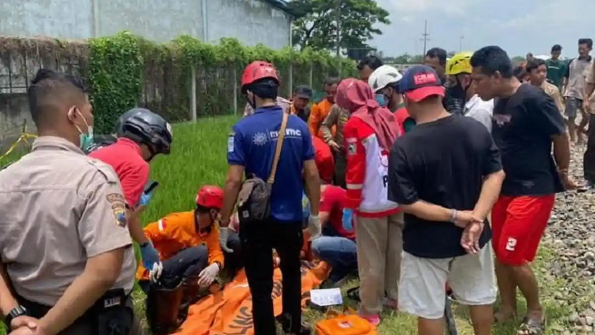 Pengendara Sepeda Motor Tanpa Identitas Tewas Tertemper Kereta di Perlintasan Pulosari Karanganyar