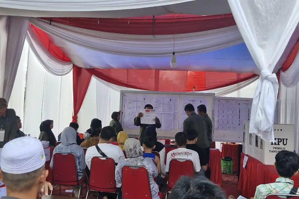 Prabowo-Gibran Unggul Tipis di TPS Tempat Pj Bupati Tebo Nyoblos