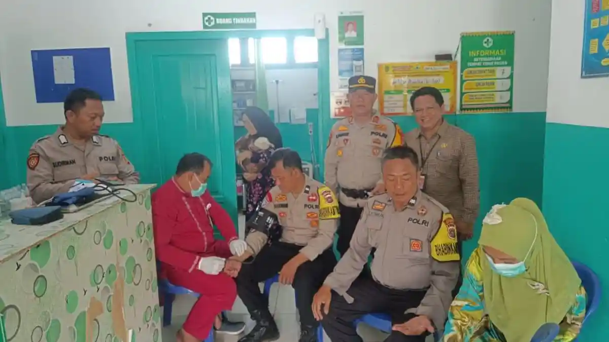 Polsek Tempuling Cek Kesehatan Personil Jelang Hari Pencoblosan Pilkada Inhil