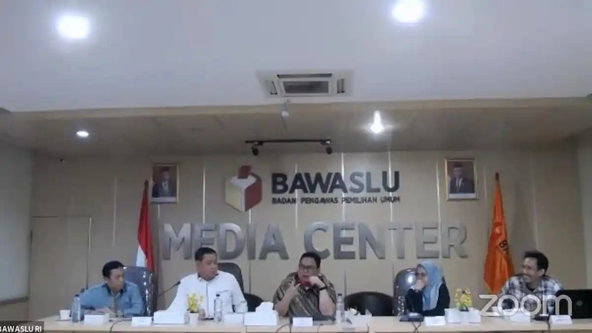 Bawaslu Ingatkan Penyelenggara Pemilu Hingga ASN Hati-hati Ketika Pose Saat Berfoto