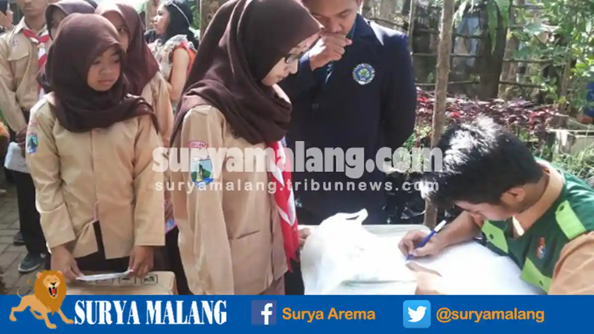 Hebat! Siswa Menabung Sampah Demi Biaya Pendidikan di SMKN 6 Malang
