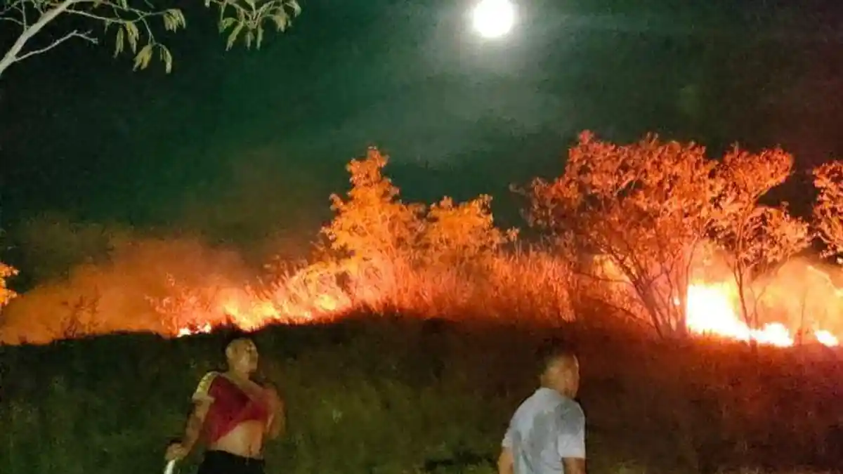 1 Hektare Lahan Kering di Waecicu Labuan Bajo Terbakar