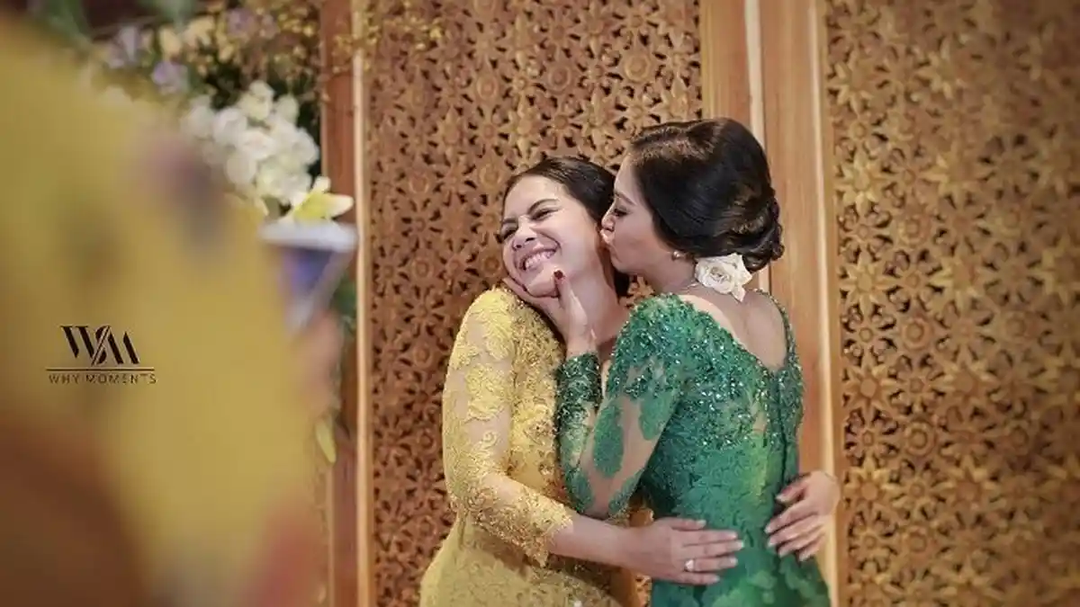 Kakak Beradik Keluarga Tengker Sukses Curi Perhatian, Begini Gaya Kompak Keduanya
