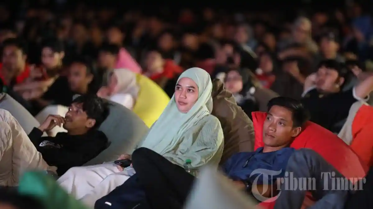 Nobar Laga AFC Cup, Suporter PSM Makassar Padati Pantai Indah Bosowa - psm-nobar-pantai-bosowa11.jpg