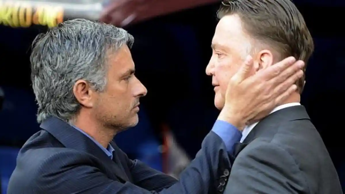 Van Gaal Tahu Dipecat MU dari Jose Mourinho