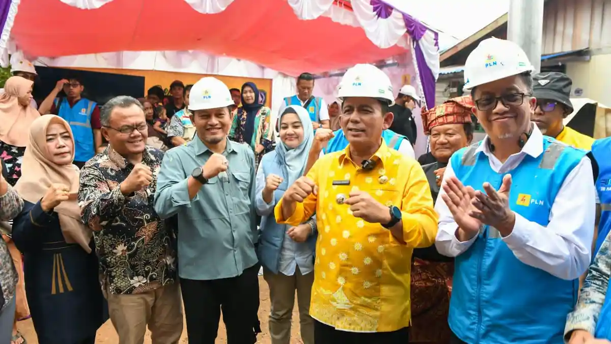 Pulau Buluh Sudah Bisa Nikmati Listrik 24 Jam, Diresmikan Gubernur Kepri Ansar Ahmad