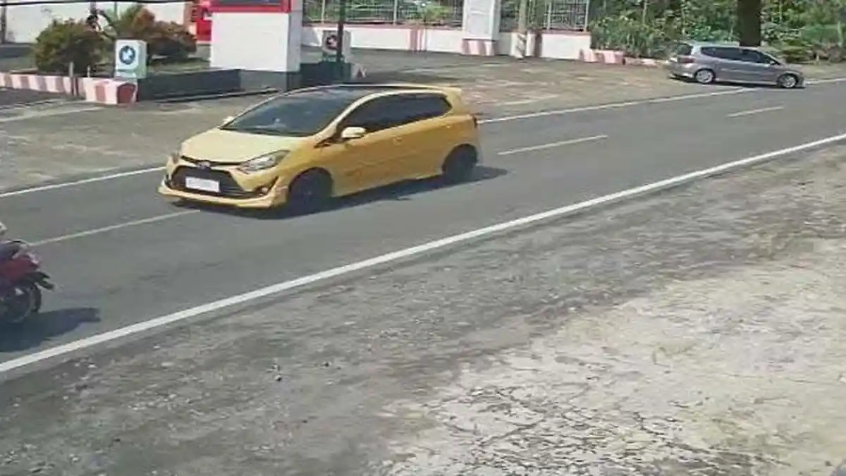 Viral Mobil Agya Kuning Kabur usai Tabrak Pasutri di Tulungagung, Warga Incar Pengemudi
