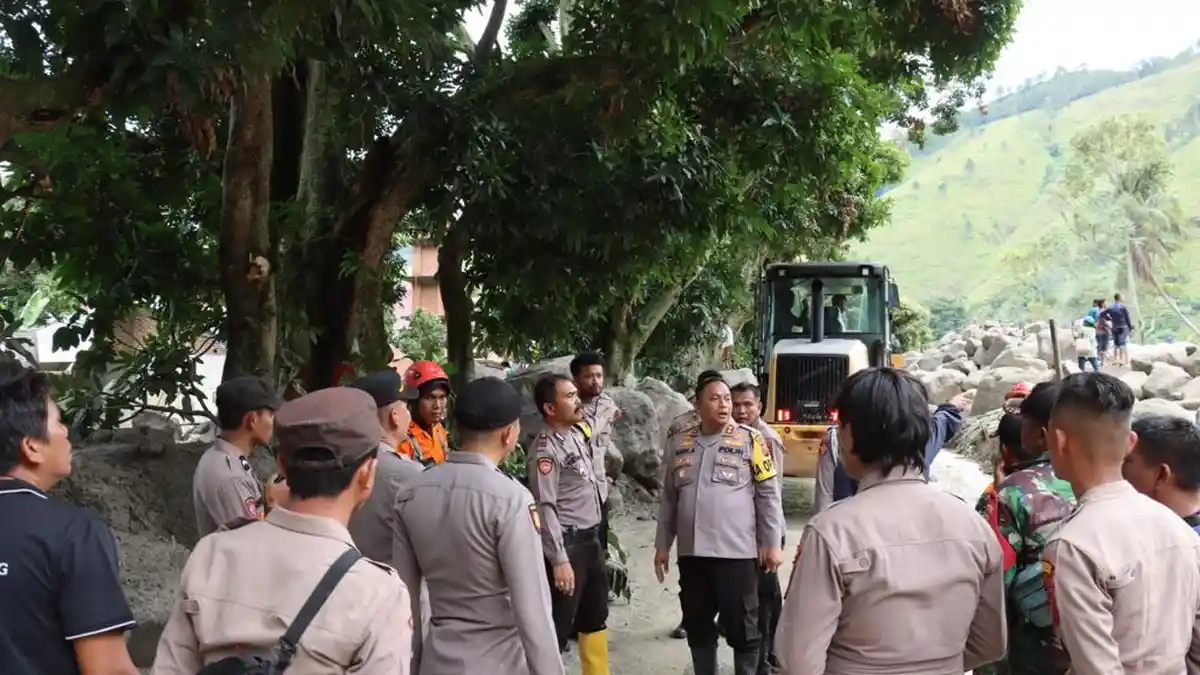 Polres Humbahas Masih Terus Berupaya Mencari Korban Hilang pada Longsor di Bakkara