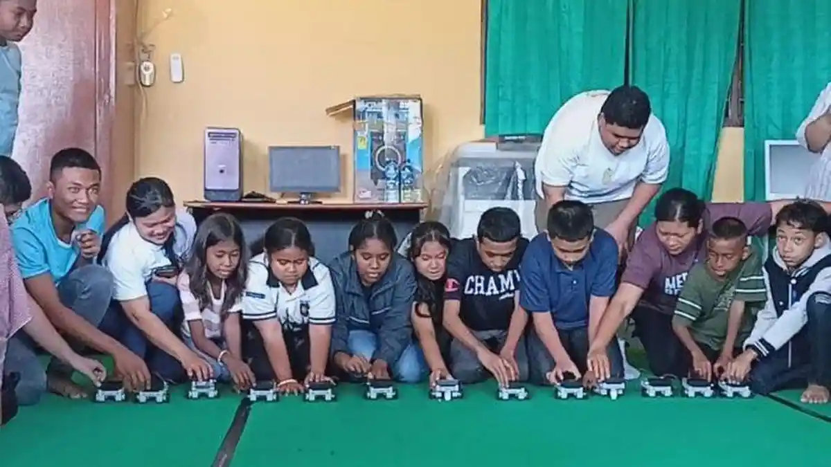 Pelatihan STEM dan Coding di SMP YPPK Kaimana Sukses, UNIPA Dorong Transformasi Belajar Teknologi