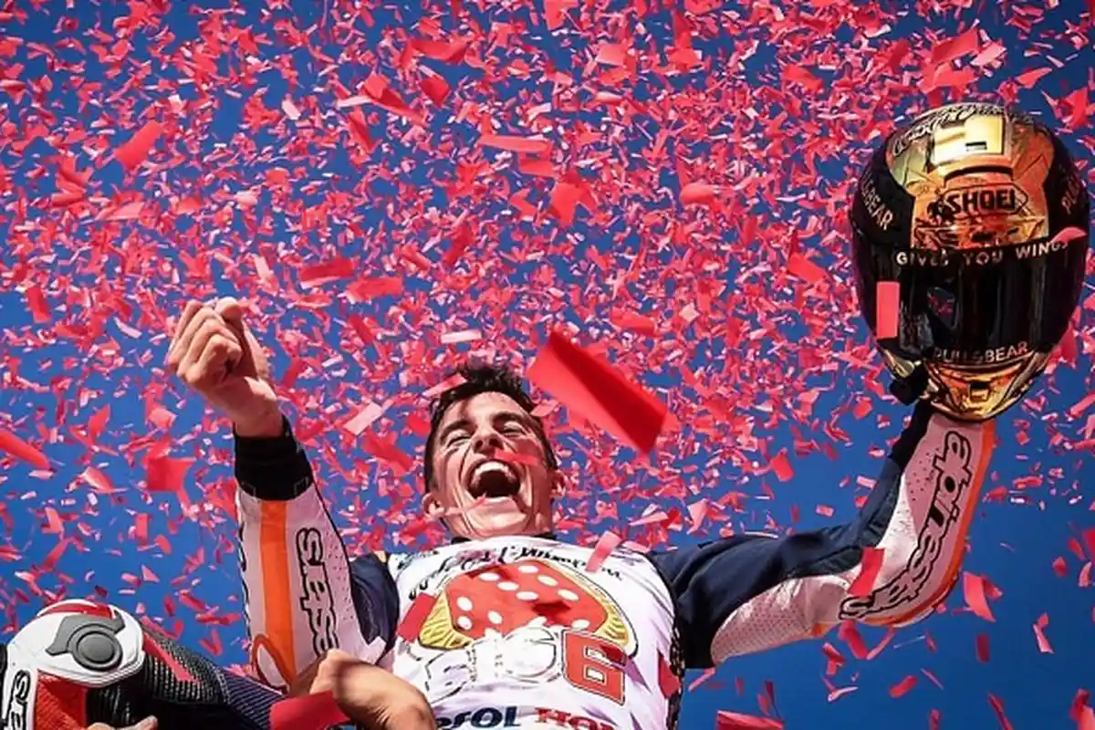 Drama MotoGP Valencia 2017, Saksi Kehebatan Marquez sampai 'Sialnya' Dovizioso di 'PHP' Lorenzo