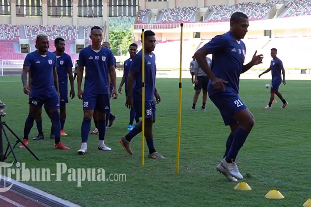 Persipura Bubarkan Tim untuk Sementara, Manajer Persilahkan Pemain Pergi jika Dapat Tawaran