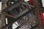 Lelaki Stres Naik Menara Sutet