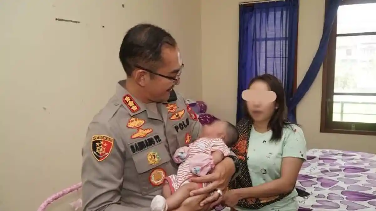 Jenguk Anak Korban Pembunuhan di Jalan Tukad Batanghari, Kapolresta Siap Bantu Bayi Pulang Ke Batam