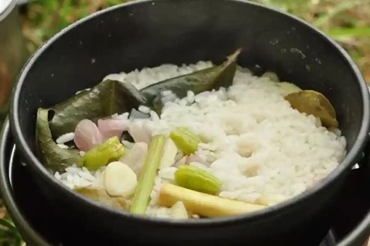 Resep Nasi Liwet Pakai Rice Cooker, Anti Ribet dan Cocok Buat Anak Kos Atau Siapapun yang Lapar~