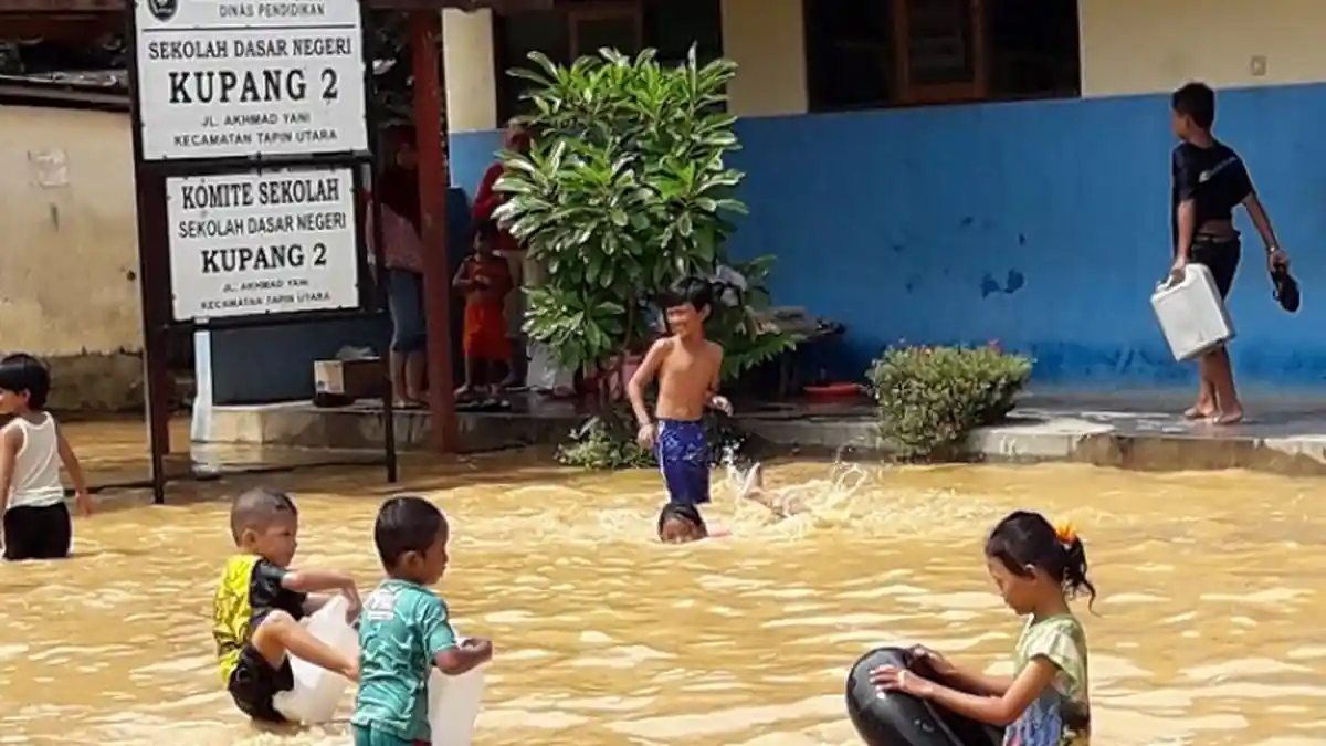 Tapin Banjir Lagi, Murid Dipulangkan, Guru : 
