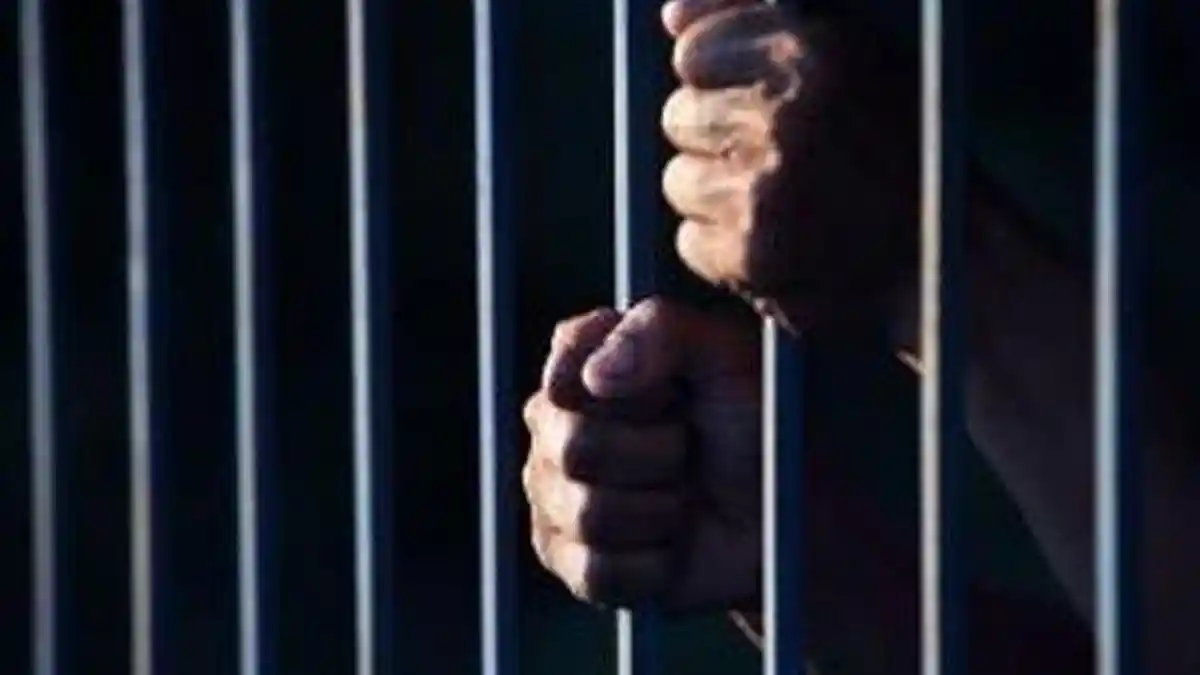 Penjaga Penjara Wanita Dihukum 10 Bulan Kurungan, Kepergok Jalin Hubungan dengan Narapidana