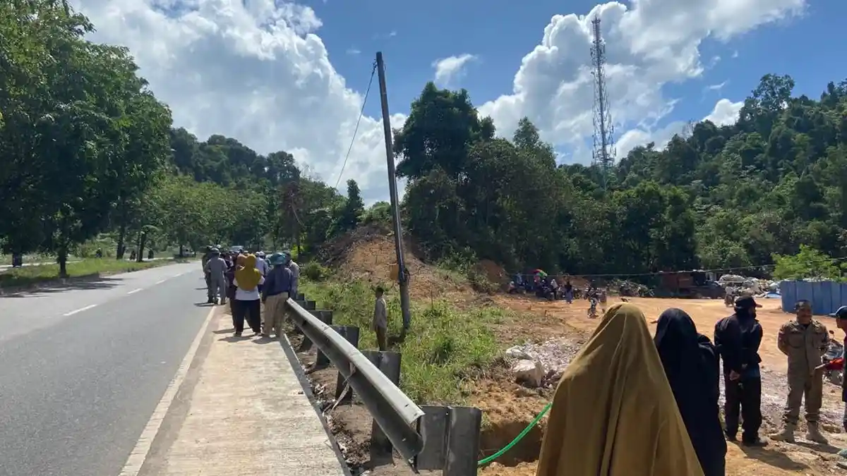 BREAKING NEWS, Warga Pondok Tani Tembesi Batam Geruduk PT TPM