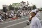 Shalat Id di Jalan Raya