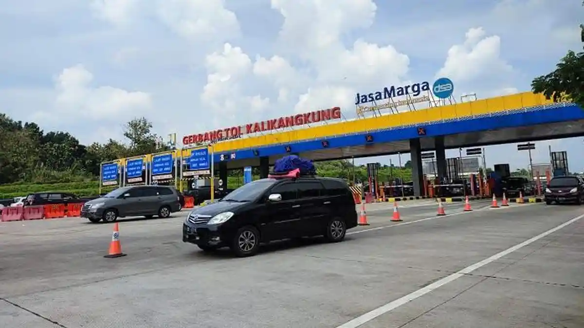 Arus Balik Mulai Terlihat di Gerbang Tol Kalikangkung Semarang, 2 Jam Mencapai 4.453 Kendaraan
