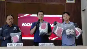 Kasat-Reskrim-Polres-Semarang-AKP-Bodia-Teja-Lelana-bersama-Kasi-Humas-Polres-Semarang.jpg