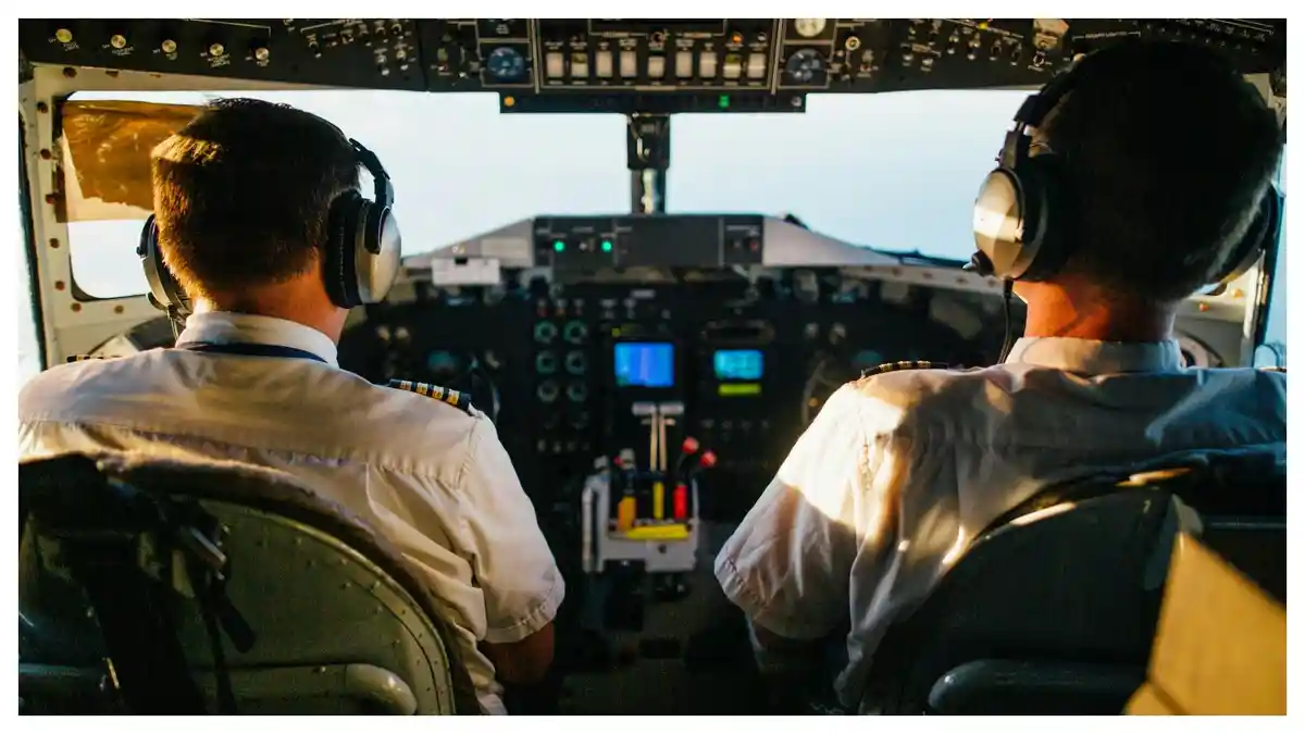 Menyamar Jadi Pilot, Pria Ini Gratis Naik Pesawat Ratusan Kali