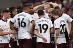 pelatih-manchester-city-pep-guardiola-kanan-berbicara.jpg