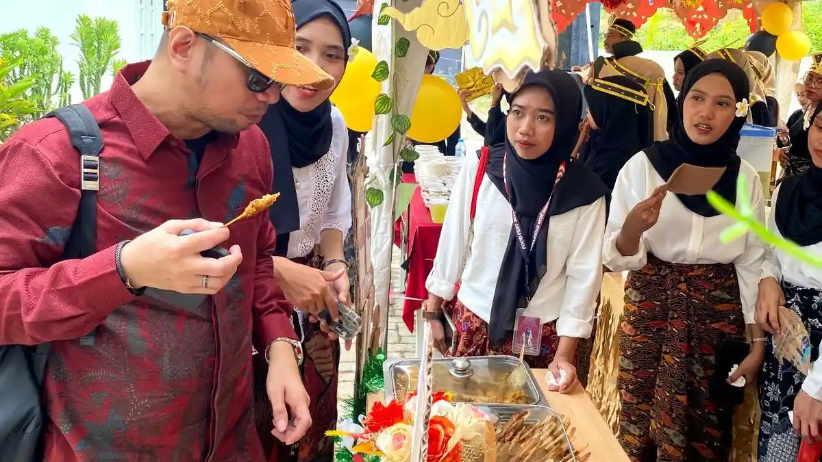 UNG Gelar Food Festival, Kenalkan Budaya Kuliner Indonesia