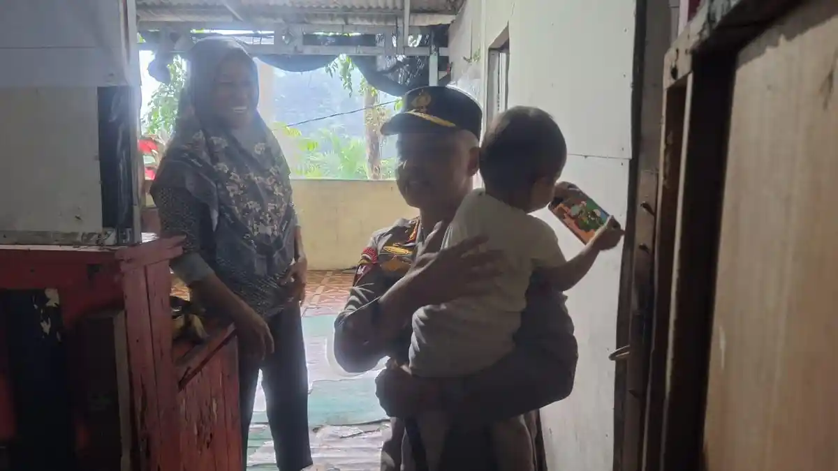Cerita Pedagang Pecel Sempat Terkena Gas Air Mata, Warung Digeruduk hingga Pendemo Terguling