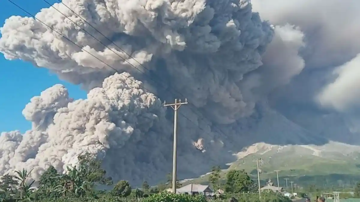 Mount Sinabung Erupts, Losses Estimated at IDR 29 Billion