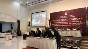 Jajaran-lima-komisioner-KPU-Polman-men.jpg
