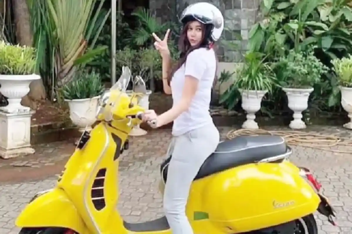 Aura Kasih Ngode 'Sendiri Terus', Warganet Langsung Bereaksi, Ada yang Sebut Meresahkan