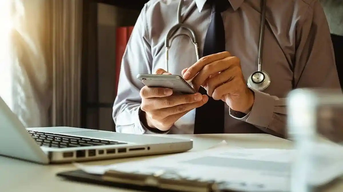 Bamsoet Dorong Pemerintah Berikan Beasiswa Pendidikan Spesialis Bagi Dokter Muda