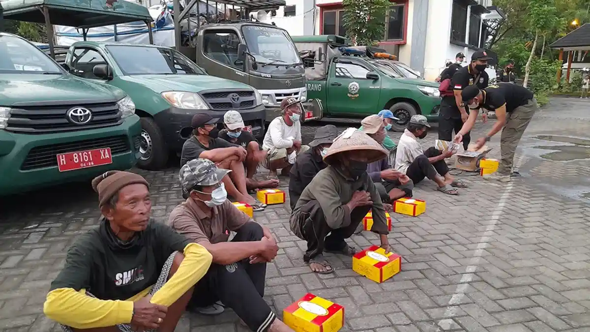 Inikah Berkah Ramadhan? Puluhan PGOT Diajak Buka Bersama, Terjaring Razia Satpol PP Kota Semarang