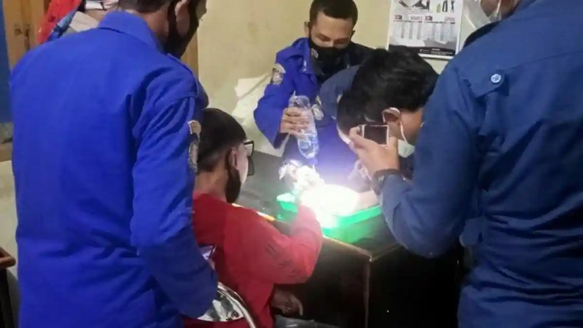 Iseng Pakai Cincin yang Ditemukan Saat Bermain, Bocah 9 Tahun Akhirnya Harus Dibawa ke UPTD Damkar