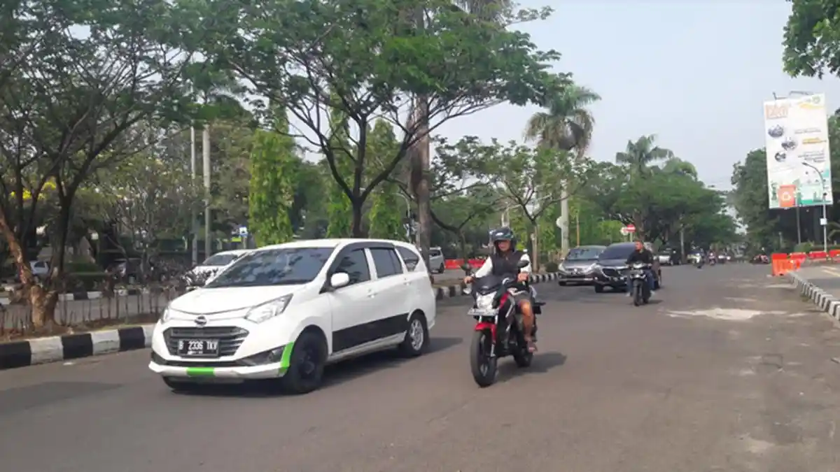 Arus Lalu Lintas di Jalan Raya Tegar Beriman Pagi Ini Lancar Di Kedua Arah