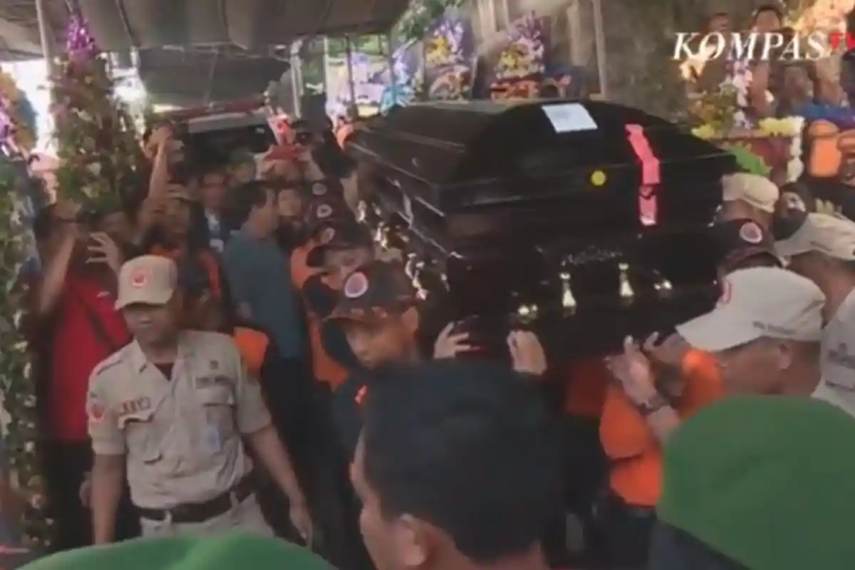 Kesaksian Pengangkat Peti Jenazah Sutopo Purwo Nugroho: Seperti Ada yang Hilang Waktu Mengangkatnya
