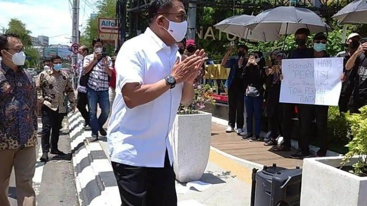 Moeldoko Ditolak Pendemo di Semarang, Rocky Gerung: Mau Cari Kemera Tapi Diusir dan Terekam Kamera