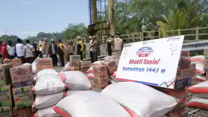 18032026-Bazma-Kilang-Cilacap-serahkan-bantuan-sosial-kepada-warga-kampung-laut.jpg