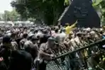 Mahasiswa Kota Semarang Unjuk Rasa Tolak Revisi UU KPK dan KUHP