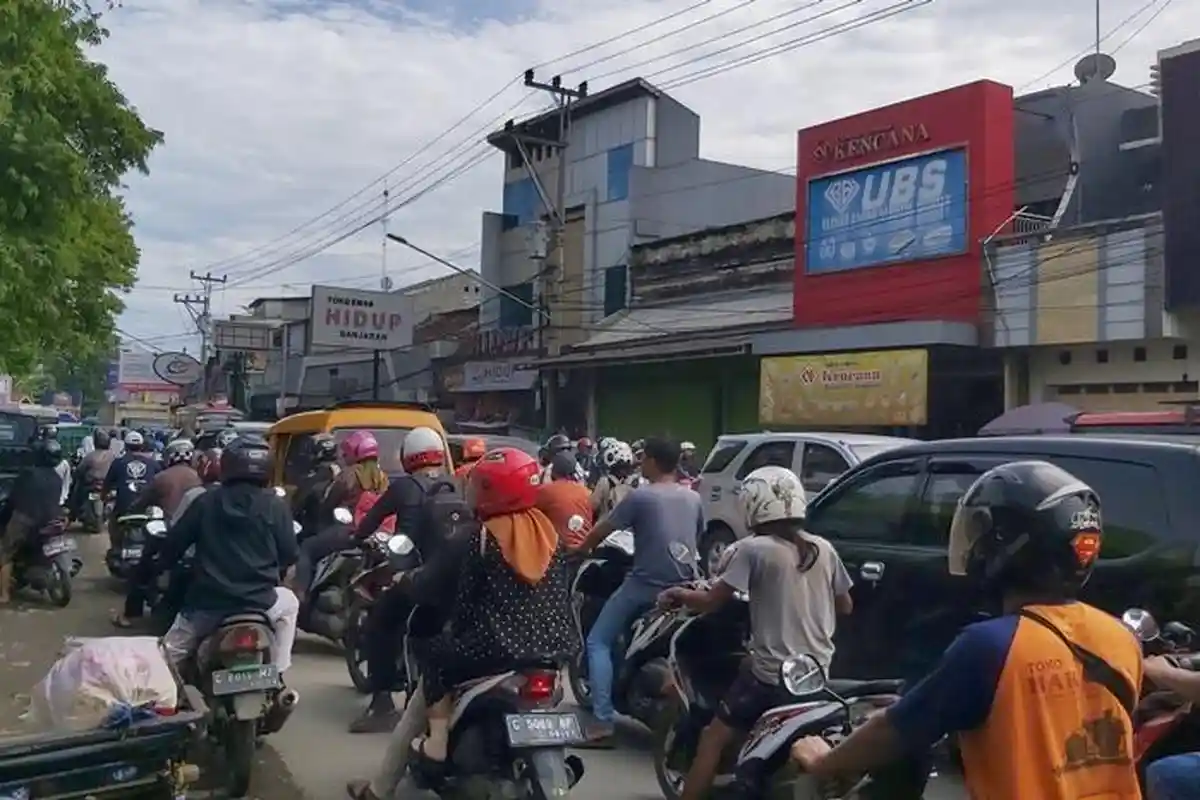 Jalur Selatan Tegal ke Arah Purwokerto Mulai Macet, Warga: Sudah Dipadati Pemudik