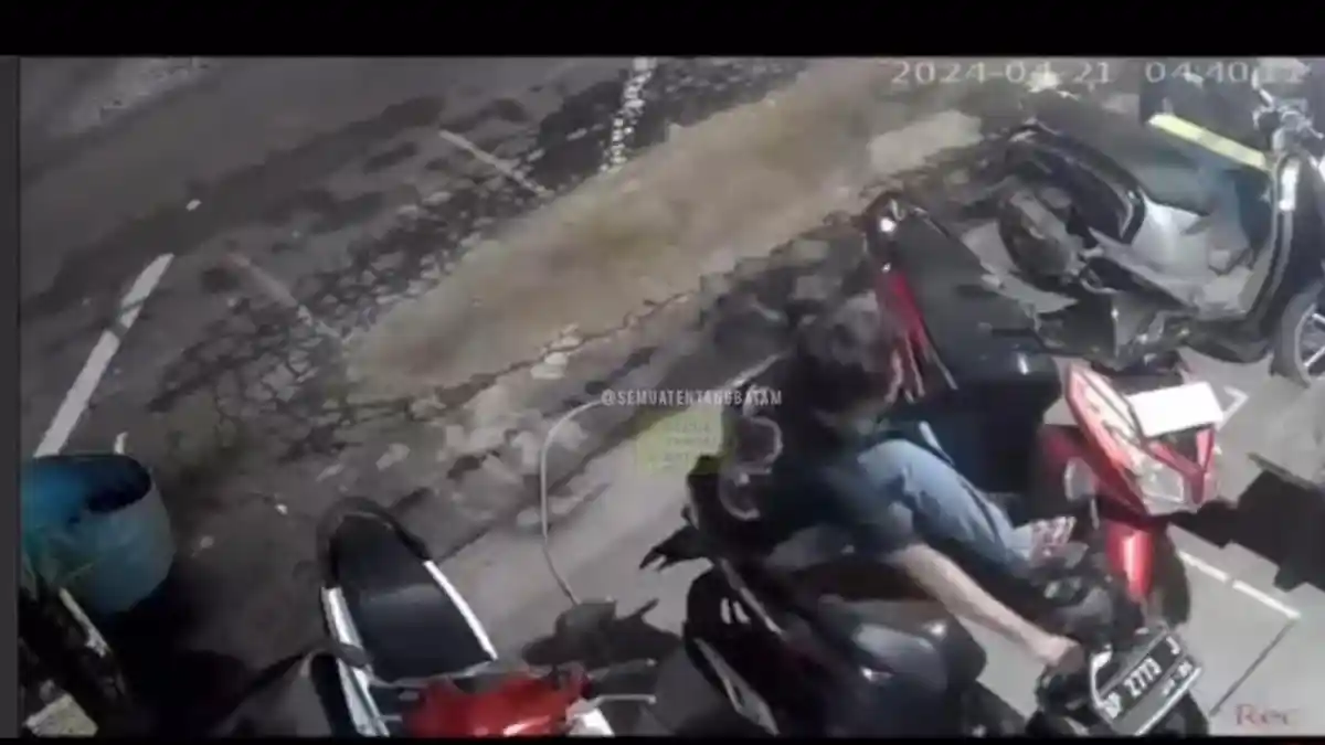 Viral di Batam 'Skill' Pelaku Curanmor Terekam CCTv, Kini Diburu Polisi