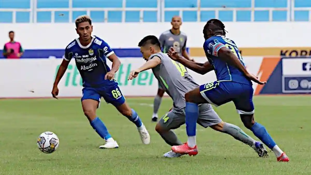 PREDIKSI SKOR Persebaya vs Persib Bandung, Marc Klok Cs Unggul, Asa Pangeran Biru Tunda Gelar PSM
