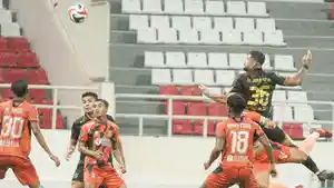uplikan-laga-Kendal-Tornado-FC-vs-Barito-Pute.jpg