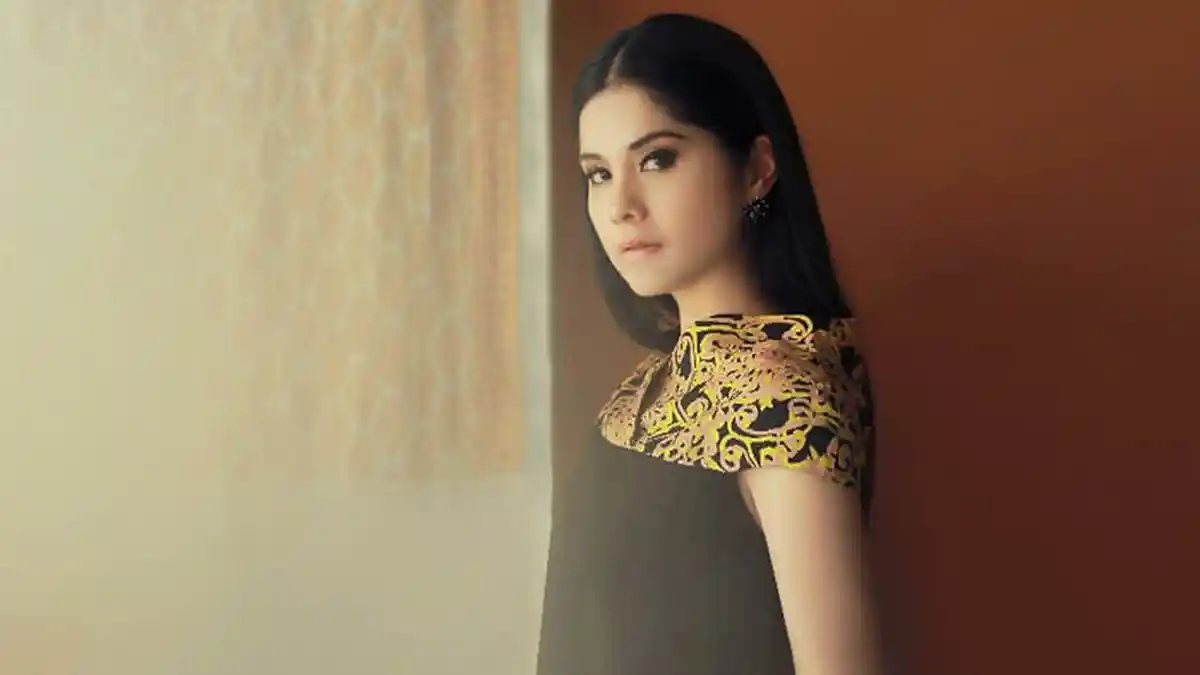 Wow! Demi Tampil Sempurna di Pernikahan Kahiyang-Bobby, Annisa Pohan Rela Dandan Sejak Subuh