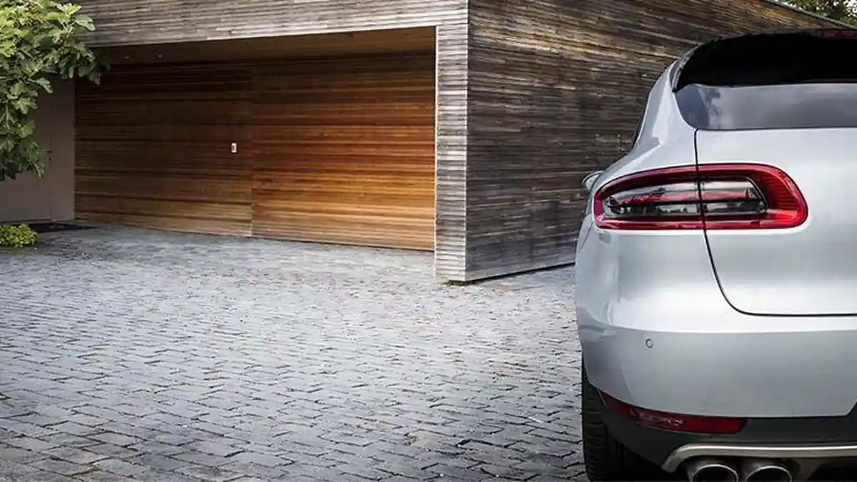 Tips Menghindari Flat Spot Pada Ban karena Mobil Lama Mendekam di Garasi