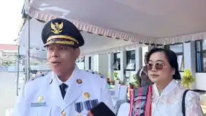 Penjabat-Bupati-Lembata-dan-Istri.jpg