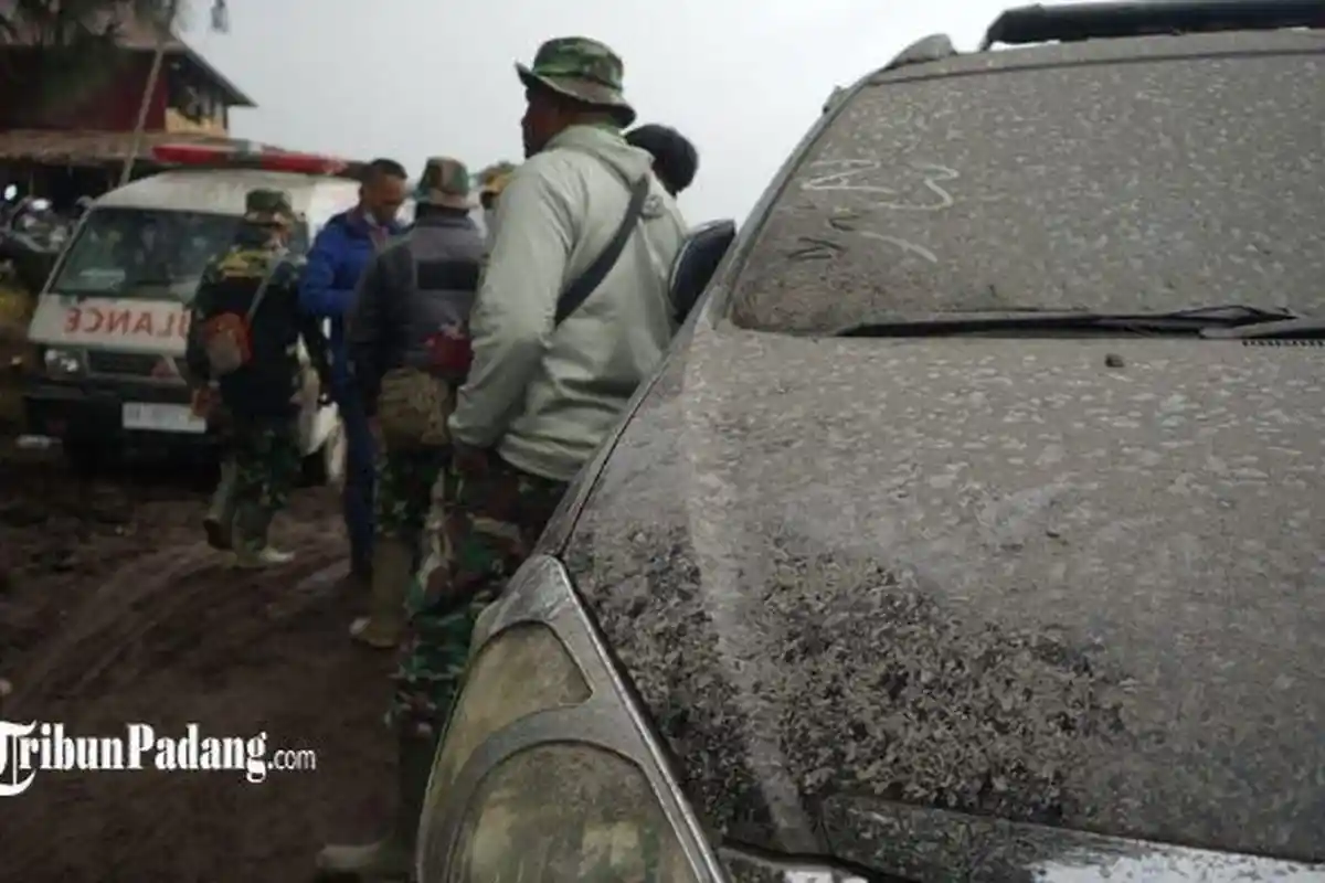 Gunung Marapi Masih Erupsi Sebabkan Evakuasi Korban Terkendala, Tim Harus Waspada