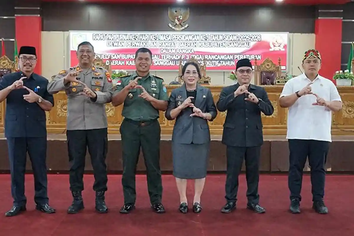 DPRD Sanggau Gelar Rapat Paripurna, Penjelasan Bupati Terhadap Tiga Raperda Usulan Eksekutif